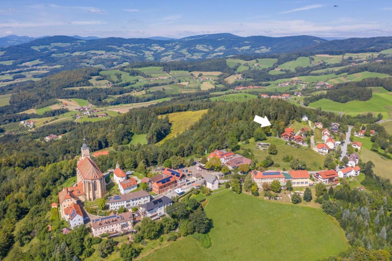 Bergchalet Am Waldrand - Pool, Sauna & Kamin Pöllauberg Buitenkant foto